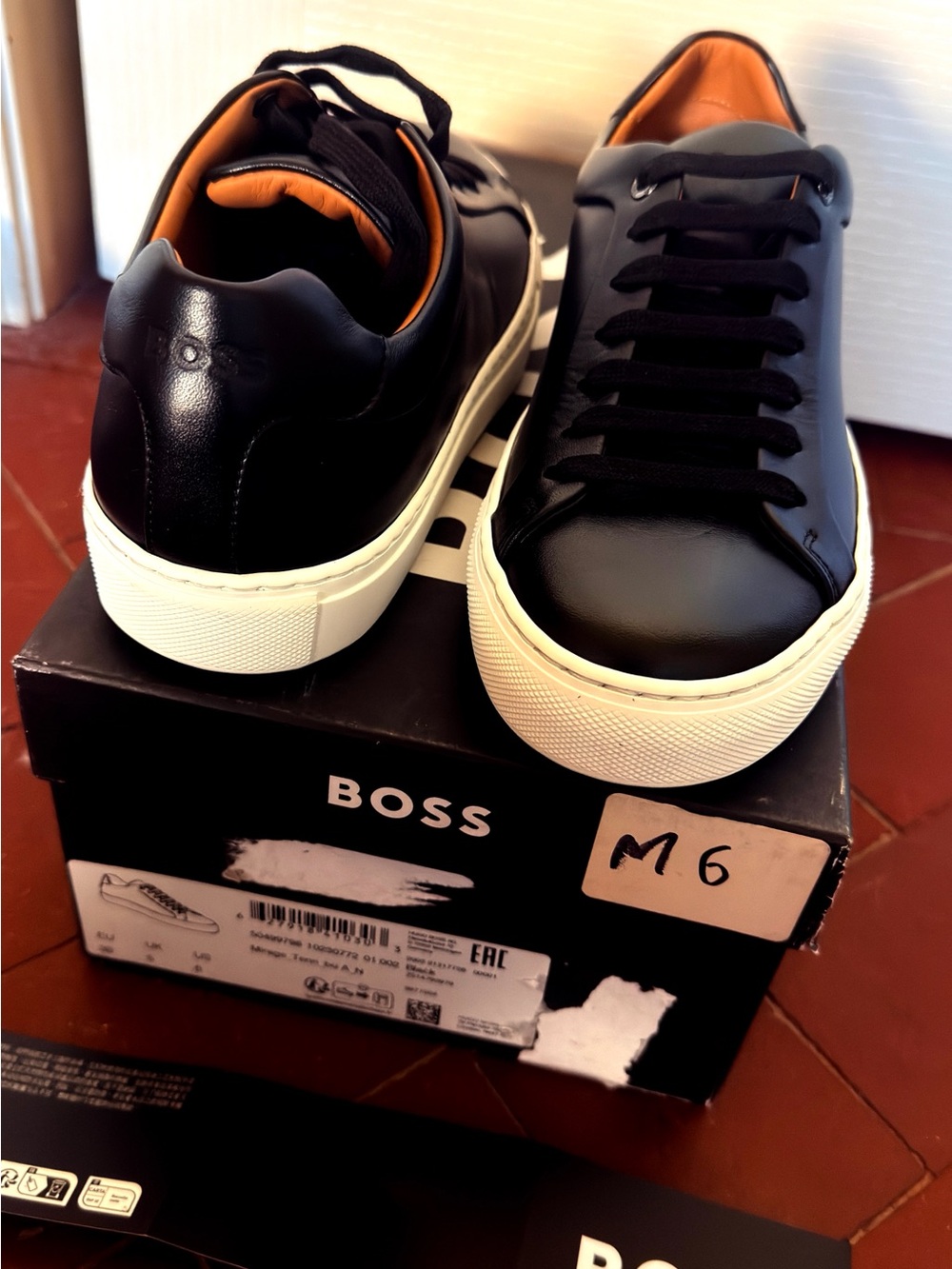 NWT Boss Womens Unisex Mirage Low Top Sneaker Sz 7.5